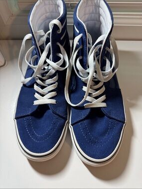 Vans High Top Sneakers in Navy Blue and White
